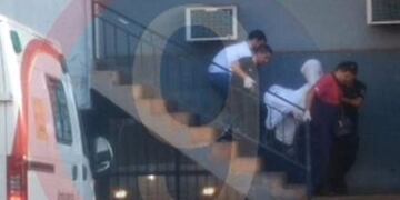 La policía ayudo al mal herido \