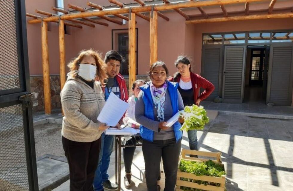 Distribuyen módulos alimentarios para alumnos de la provincia