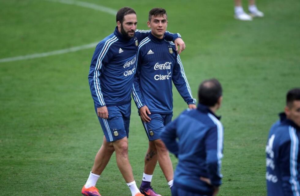 Dybala y Kranevitter se perfilan como titulares por los ausentes Messi y Biglia