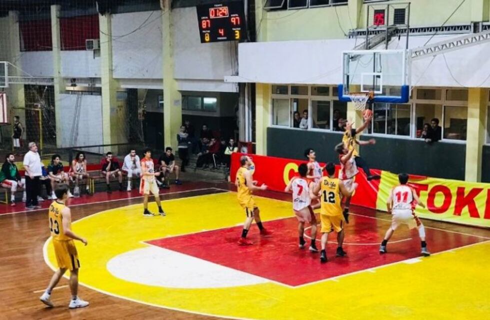 Siglo XXI ganó y está en cuartos de la Liga Provincial de Básquet