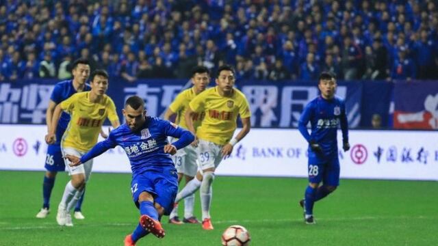 Carlos Tevez anotu00f3 su primer gol en China.