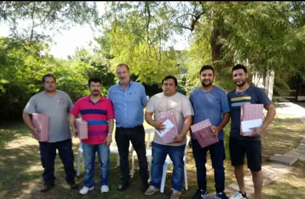 La historia de los heroicos lancheros que evitaron que haya muertos tras el choque del buque en Terminal 6