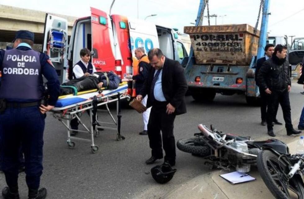 Un herido grave tras choque en avenida La Voz del Interior