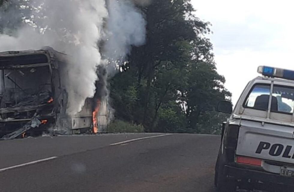 Un colectivo se incendió y de milagro no hubo víctimas
