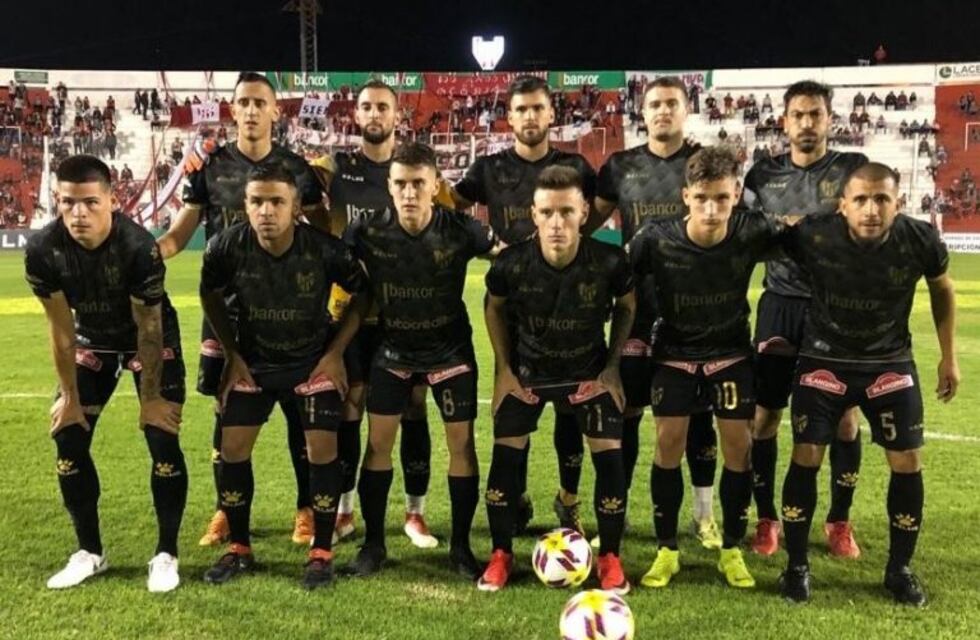 Una sombra: Instituto perdió con Los Andes y se fue silbado