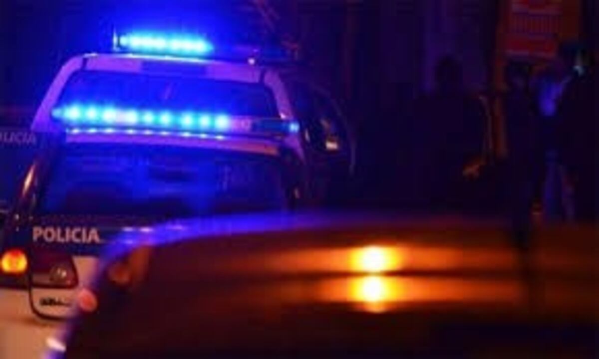 Arrestan a dos jóvenes por intento de robo