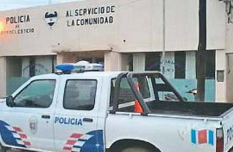 Un policía amenazó de muerte a su ex pareja: "Tengo un arma y cuatro cargadores para vos y tu familia"
