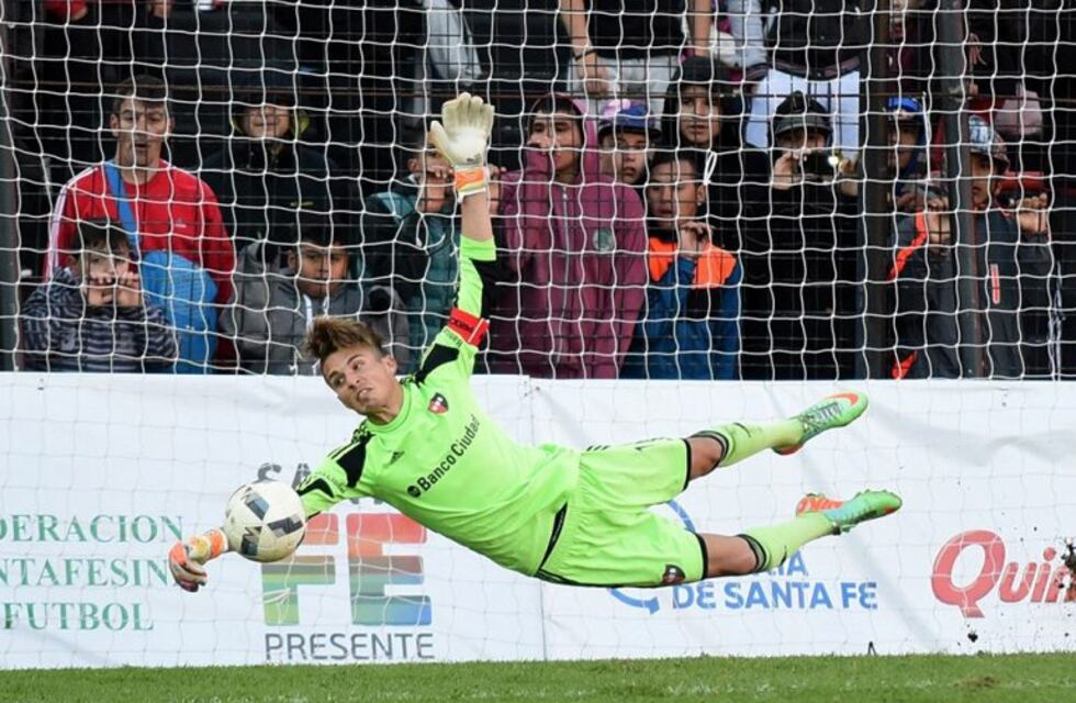 La oposición rechazó la oferta por Unsain y advierte un intento de "rifar el capital de Newell's"