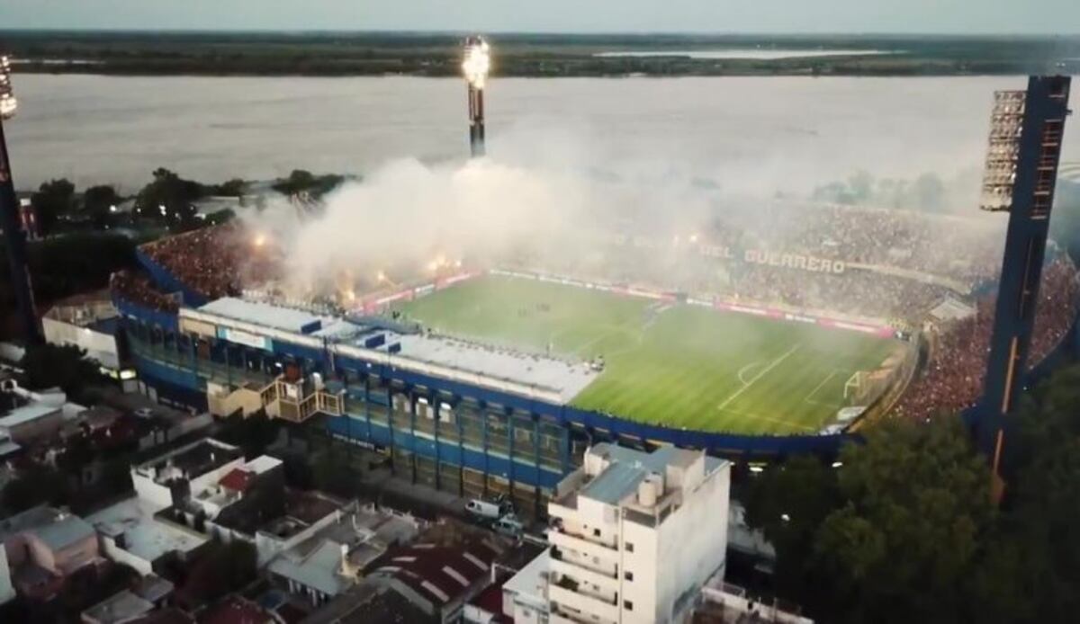 El despliegue en el Gigante de Arroyito incluyó la producción de un clip oficial del club\u002E (@carcoficial)