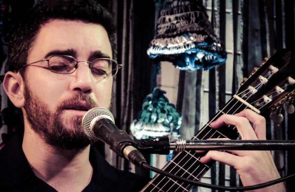 Lucho Guedes se presenta esta noche en el Cecual