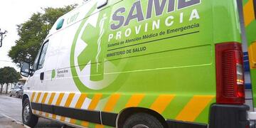 Los vecinos llamaron al 911 y la víctima fue trasladada de inmediato a un centro de salud.