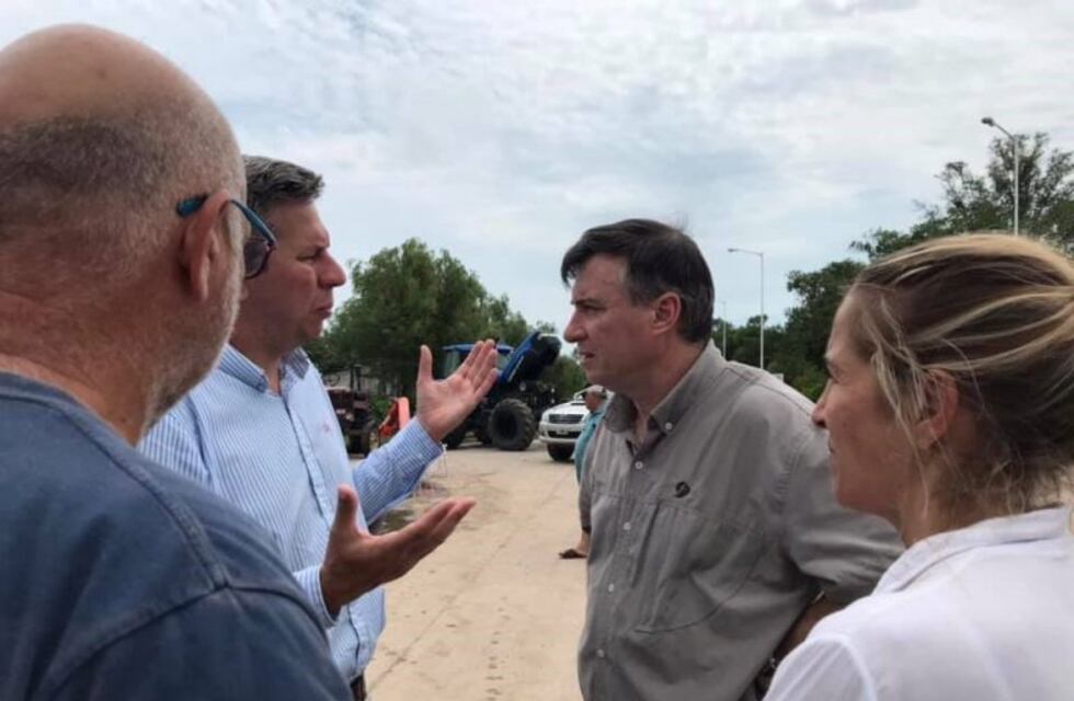 Leones: autoridades provinciales visitaron las zonas afectadas por la precipitación