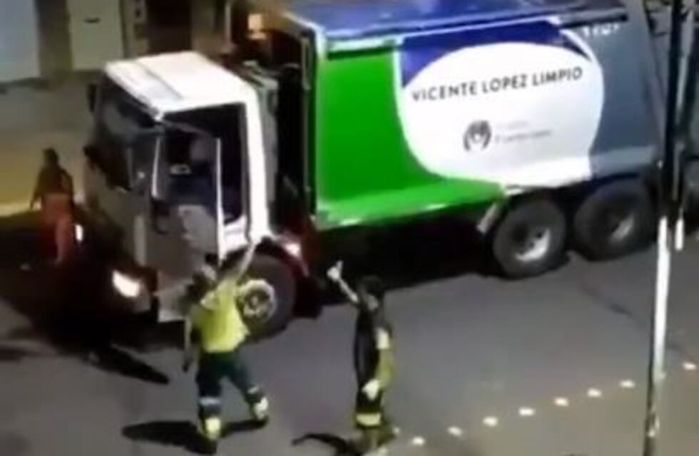 Los vecinos aplaudieron y brindaron un emotivo reconocimiento a los recolectores de basura