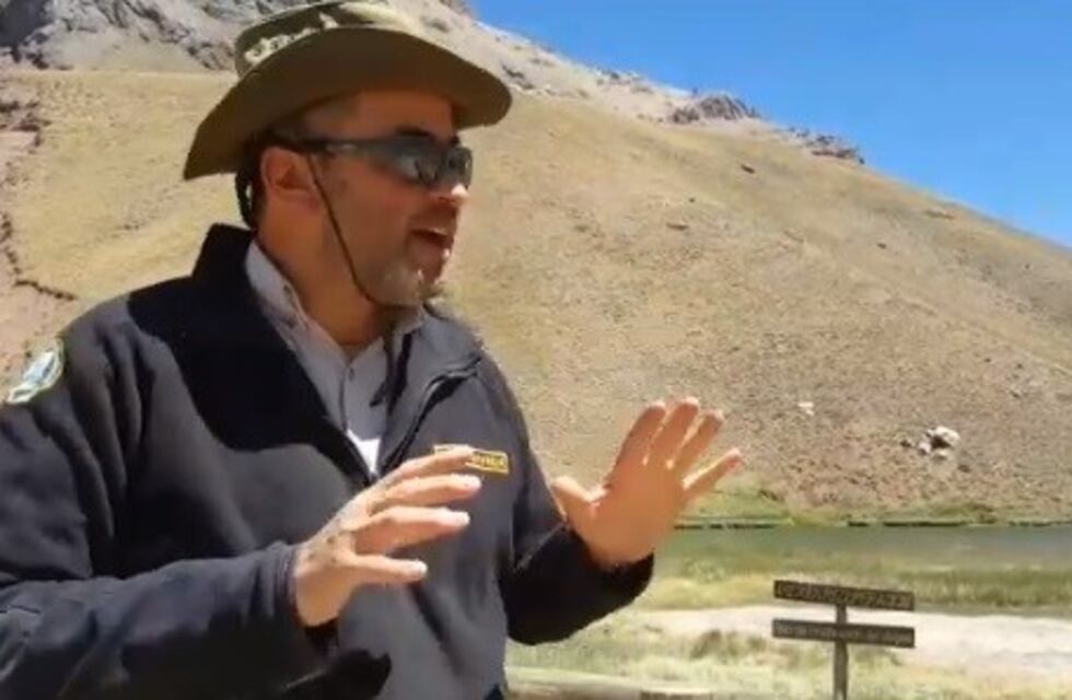 Trabaja en silencio pero es la voz de la experiencia en el Cerro Aconcagua