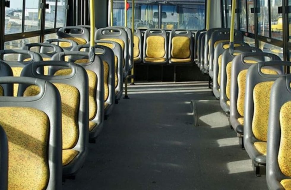 Los colectivos rosarinos perdieron el 75% de los pasajeros