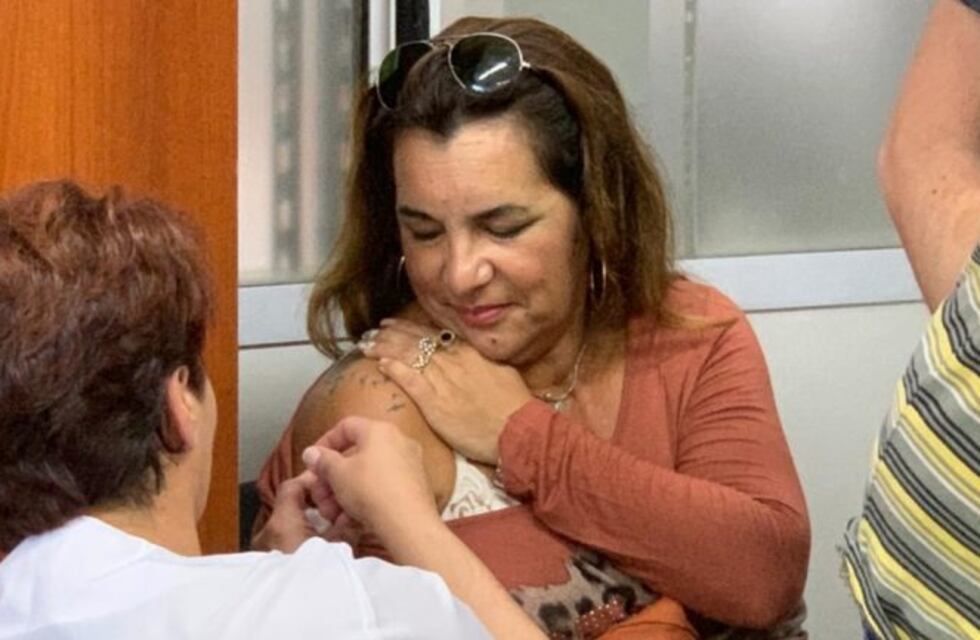 Iapos comenzó con la campaña gratuita de vacunación antigripal