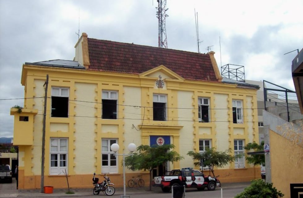 Cosquín: quiso evadir un control policial y agredió a un efectivo con una botella