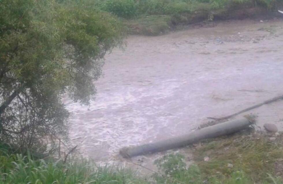 Buscan a un hombre que fue arrastrado por el arroyo Las Martas