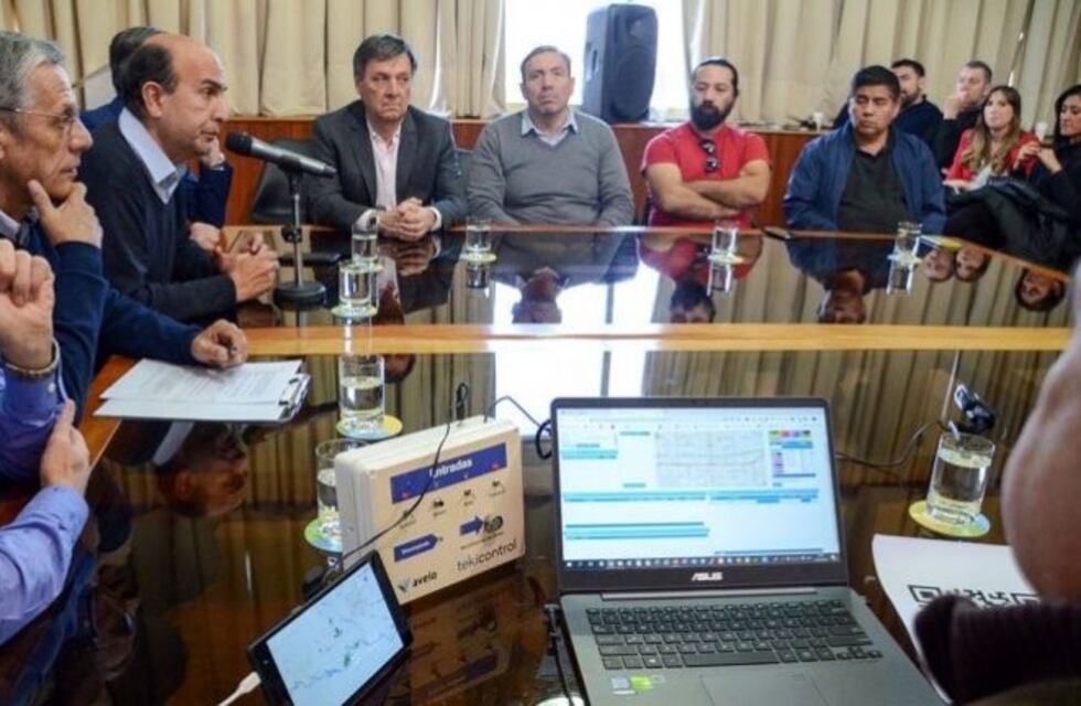 Se acordó la instalación de cámaras de seguridad en los taxis neuquinos