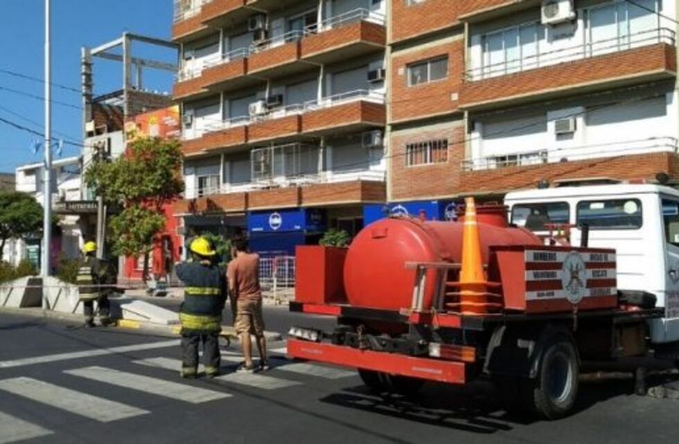 Una fuga de gas obligó a cortar una avenida y a evacuar edificios y comercios