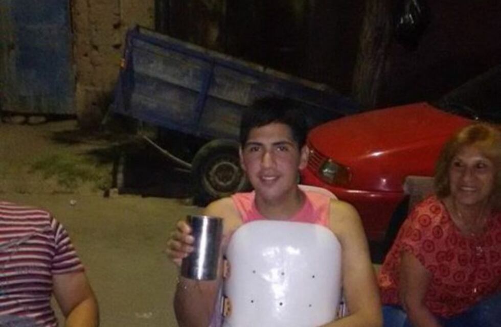 Tiene 20 años, quedó parapléjico y necesita $900 mil para la operación