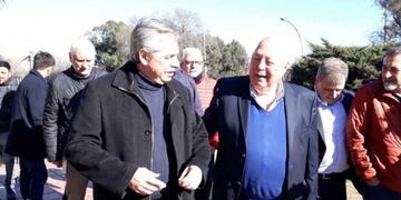 Alberto Fernández vuelve a Córdoba para realizar una recorrida por el interior\u002E (Foto FM La Voz de la Amistad)