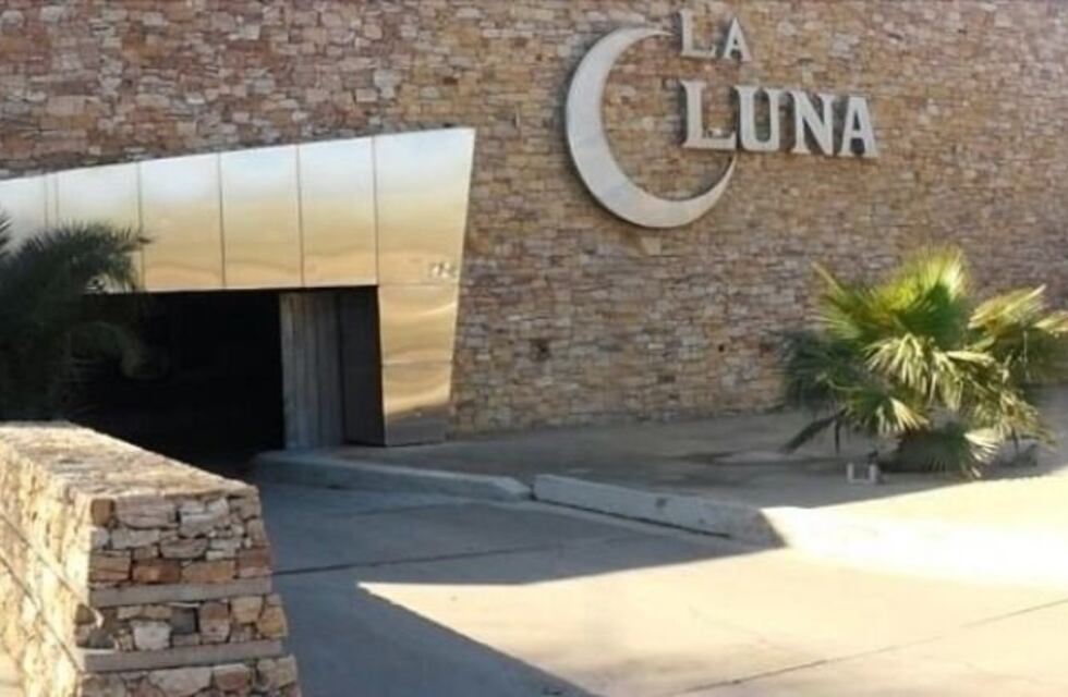 Volvió el ingenio de La Luna: esta vez, le sacó el jugo a las fotos de Luciano Castro