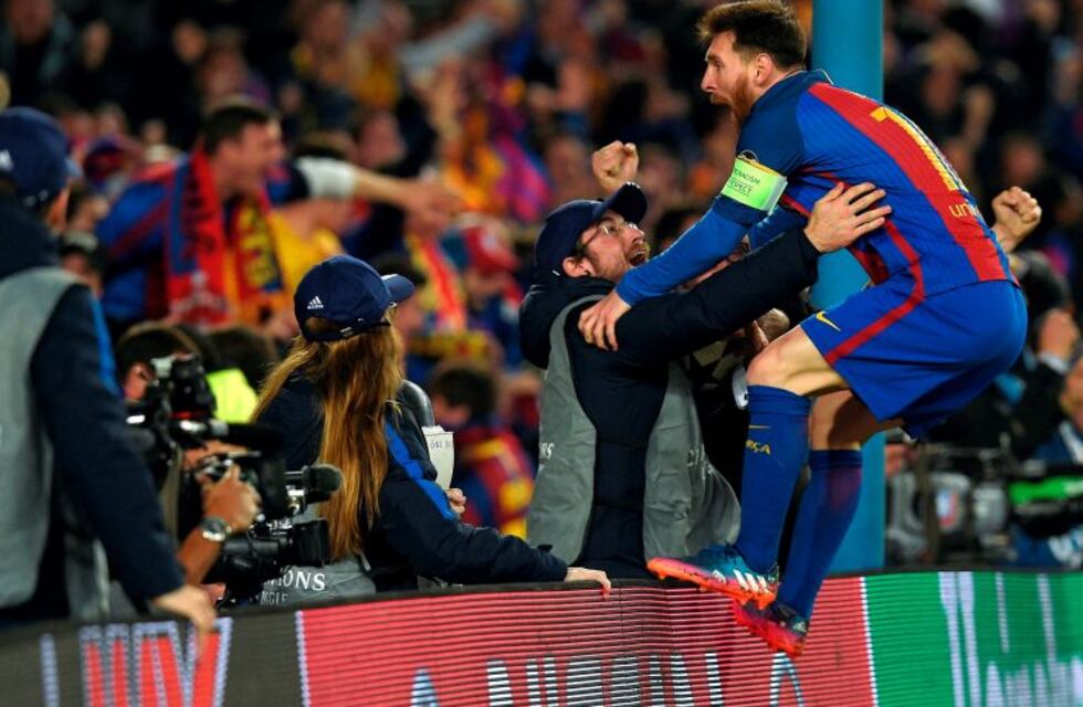 El festejo de Messi con los hinchas del Barcelona en la tribuna