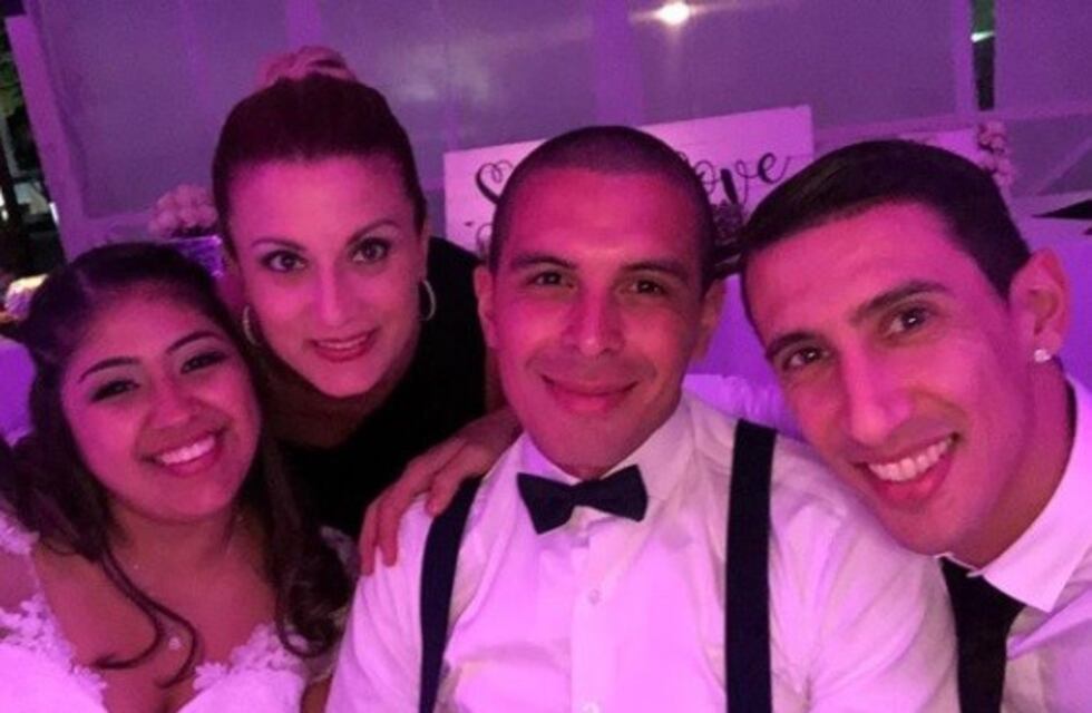 De regreso en Rosario, Di María fue al casamiento de uno de sus mejores amigos