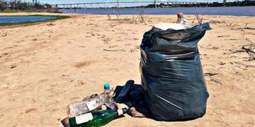 Convocatoria vecinal para limpiar el río Paraná