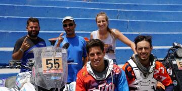 Andrés Frini en la llegada de la competencia\u002E Luego de diez etapas, el piloto de Santa Rosa se quedó con el segundo lugar detrás de Nicolás Cavigliaso\u002E