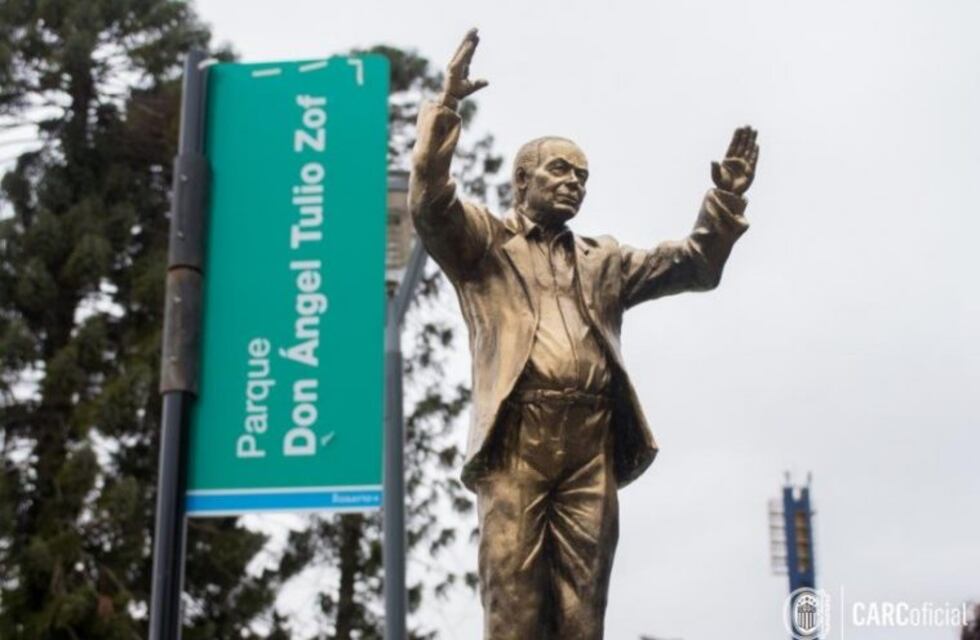 Don Ángel Zof ya tiene parque y estatua