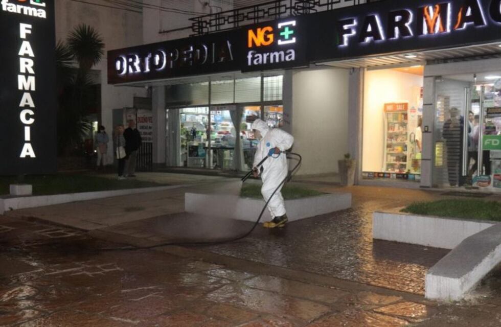 Se realizaron tareas de limpieza y desinfección en sectores públicos de Carlos Paz