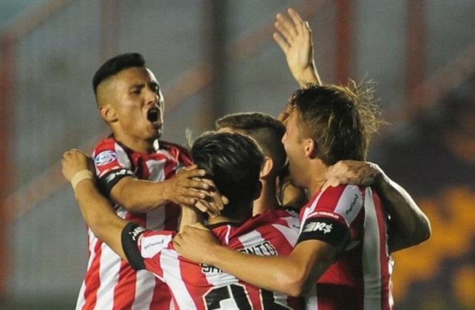 Estudiantes de La Plata eliminó por penales a Estudiantes de San Luis por la Copa Argentina