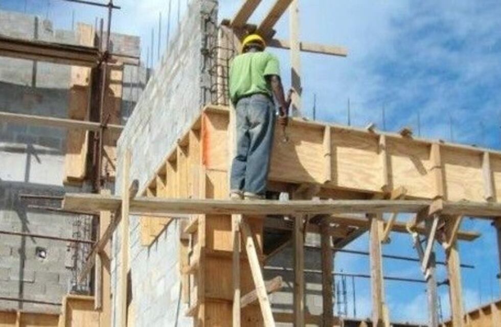 Para reactivar al sector, la UOCRA pidió elevar el límite de altura en edificios