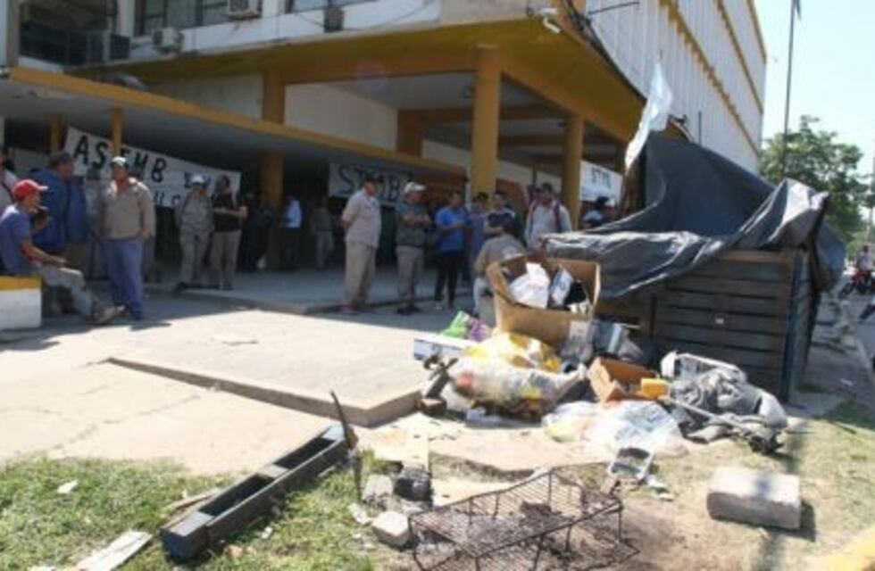 En pie de guerra por el "operativo retirada" en Municipalidad de Barranqueras