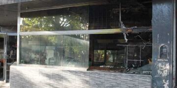 Así quedó la fachada del restaurante \