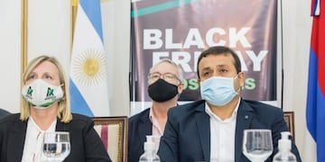 La intendenta Safrán y el gobernador Oscar Herrera Ahuad\u002E