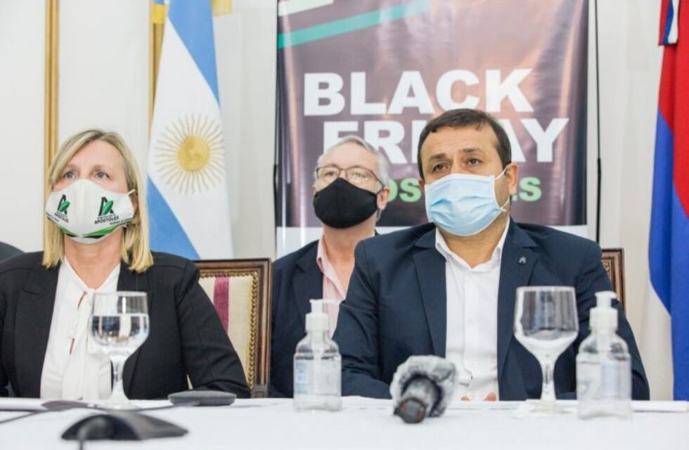 Oscar Herrera Ahuad acompañó el lanzamiento del black friday en Apóstoles