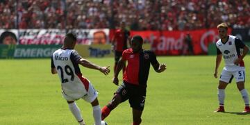 Luis Leal quiere seguir en Newell's