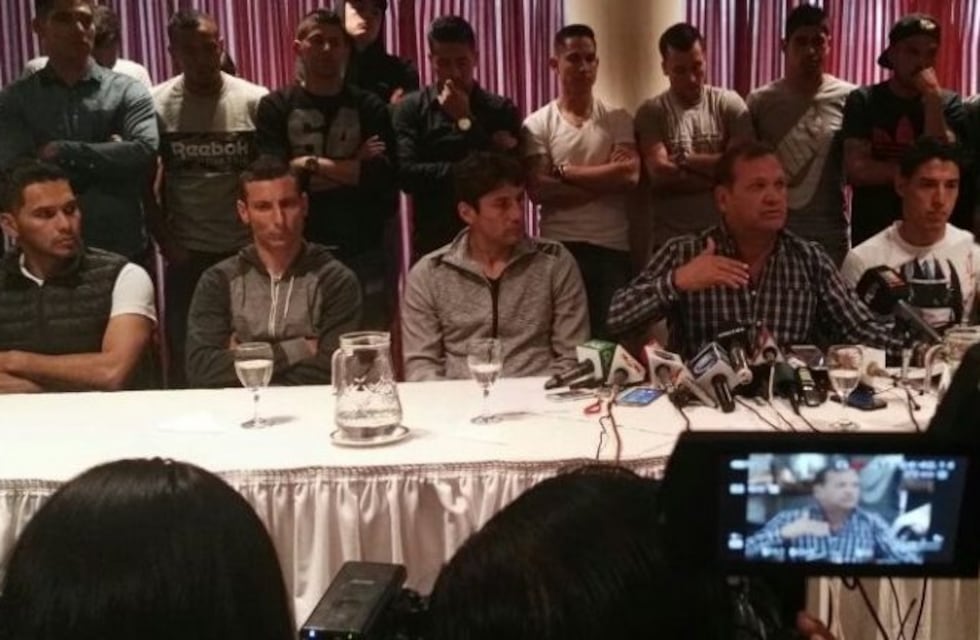 Jugadores de Bolivia exigen la renuncia de Rolando López a la presidencia de la FBF