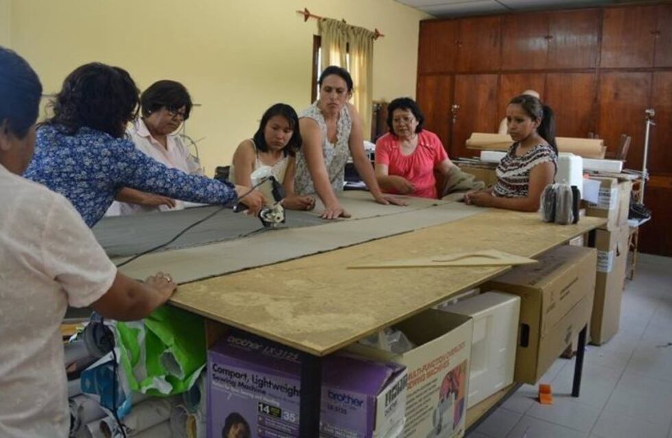 Maratón de costura solidaria en Jujuy para confeccionar bolsas de dormir