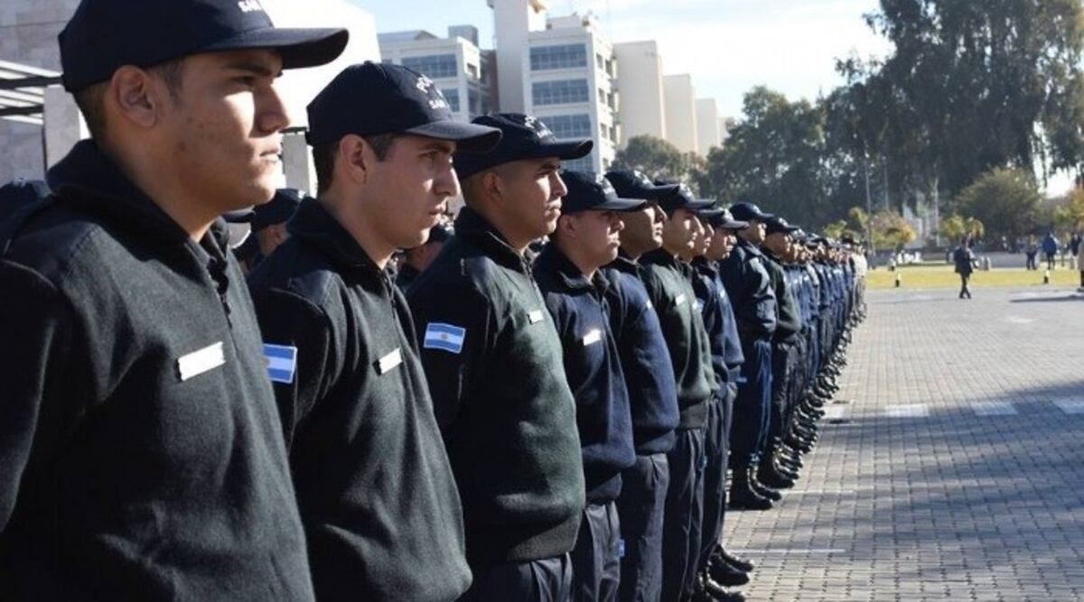 Si bien no brindaron precisiones, trascendió que subirían un año la edad mínima de ingreso