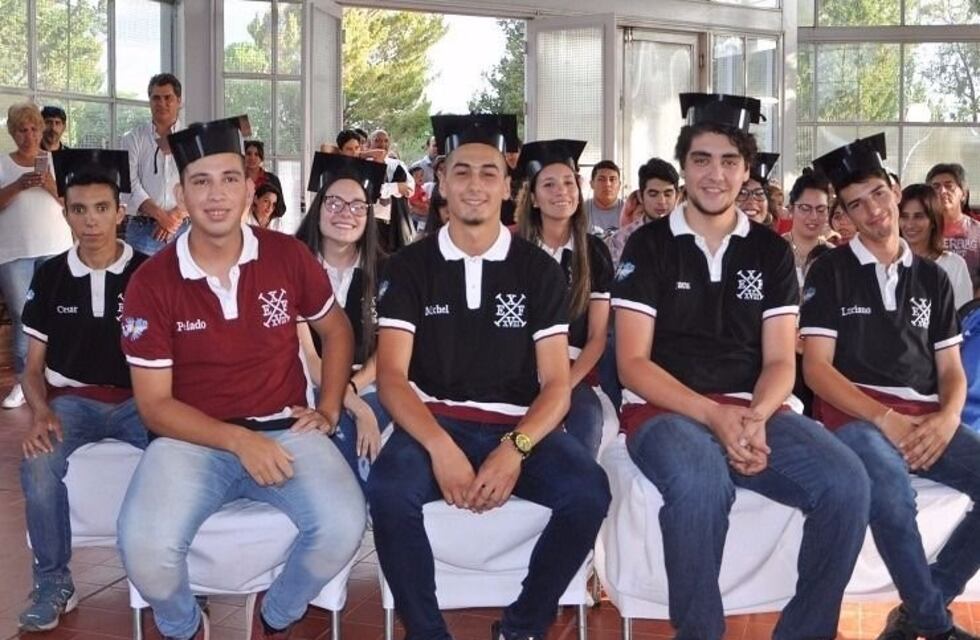 El Gobierno de San Luis  pagará con aumento la beca a los egresados del secundario
