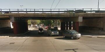 El hecho ocurrió debajo el puente del Acceso Este en Guaymallén\u002E