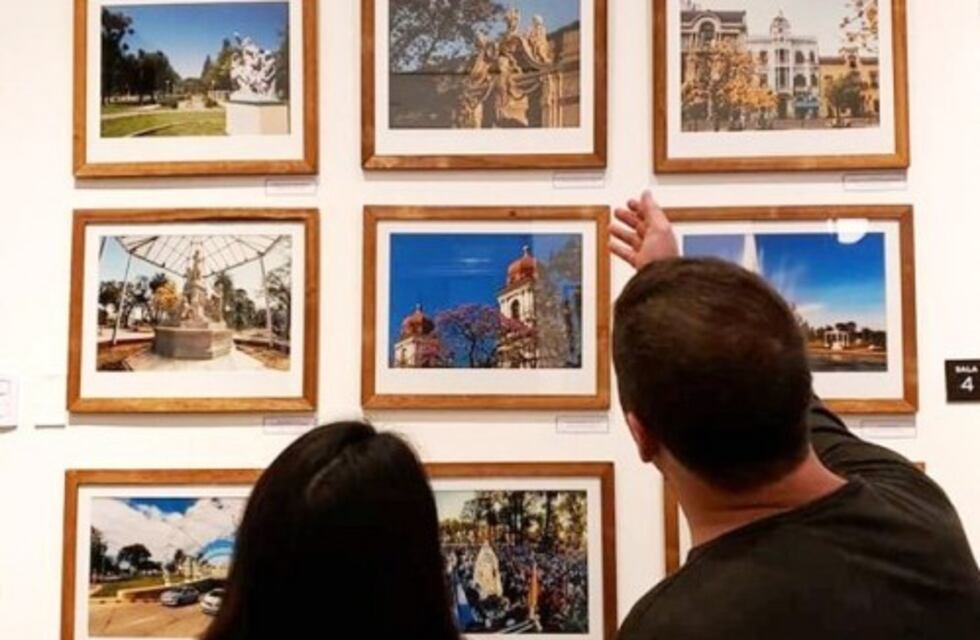 Se puede visitar la muestra fotográfica "Mirando la Ciudad" en la ex Casa Sucar