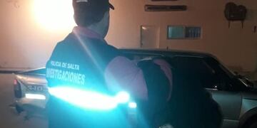 Durmiendo con el enemigo: un empleado robó en el local donde trabajaba\u002E (policía de Salta)