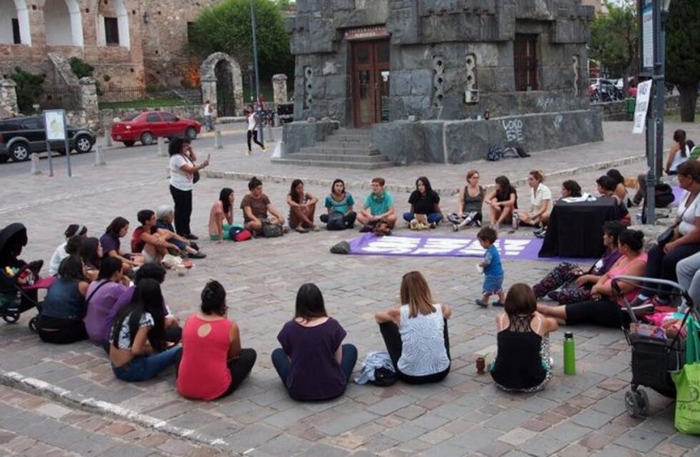 Mujeres se reunirán en asamblea en el Reloj Público