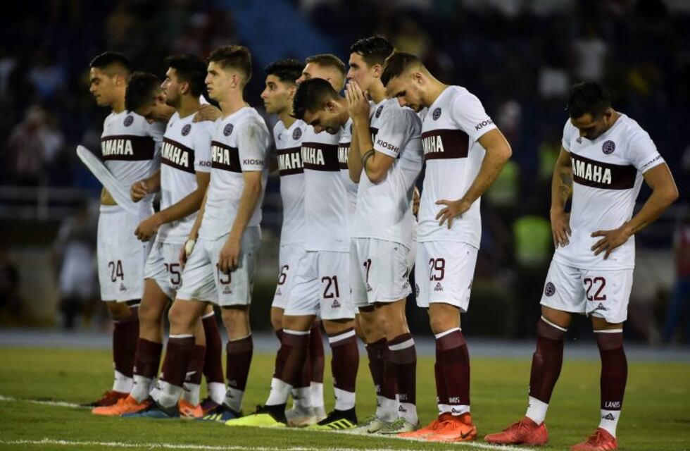 Lanús perdió por penales ante Junior y quedó eliminado de la Copa Sudamericana