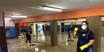 El personal de la escuela Nº 5 José María Beauvoir Tolhuin, Tierra del Fuego